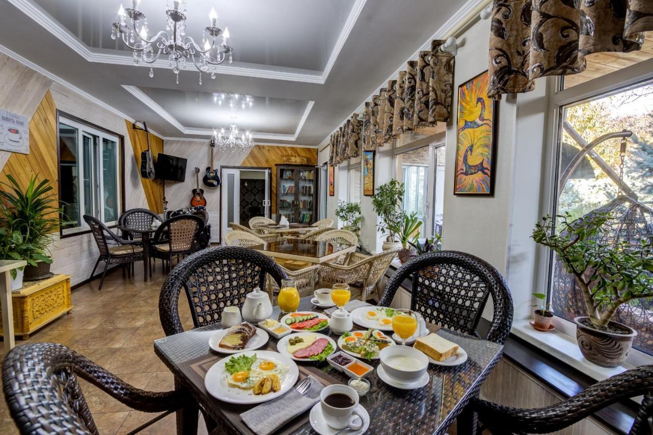 Kausar Hotel บิชเคก ภายนอก รูปภาพ