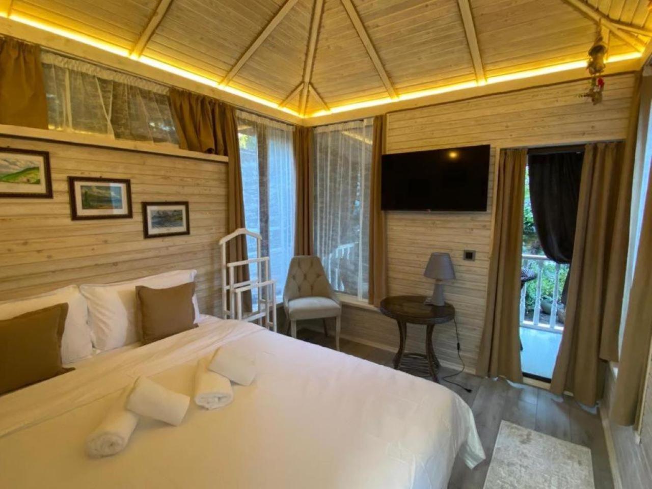 Kausar Hotel บิชเคก ภายนอก รูปภาพ