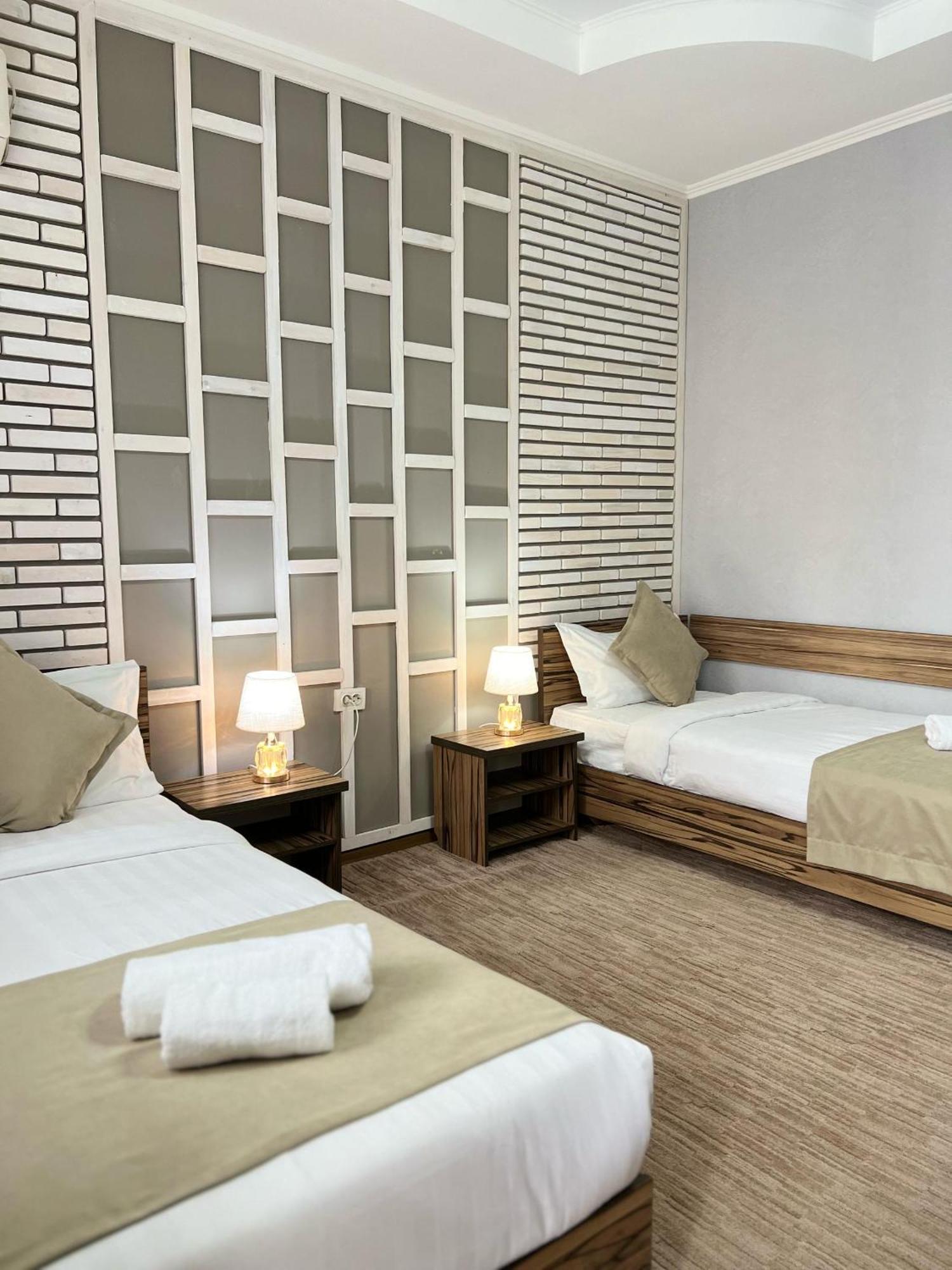 Kausar Hotel บิชเคก ภายนอก รูปภาพ