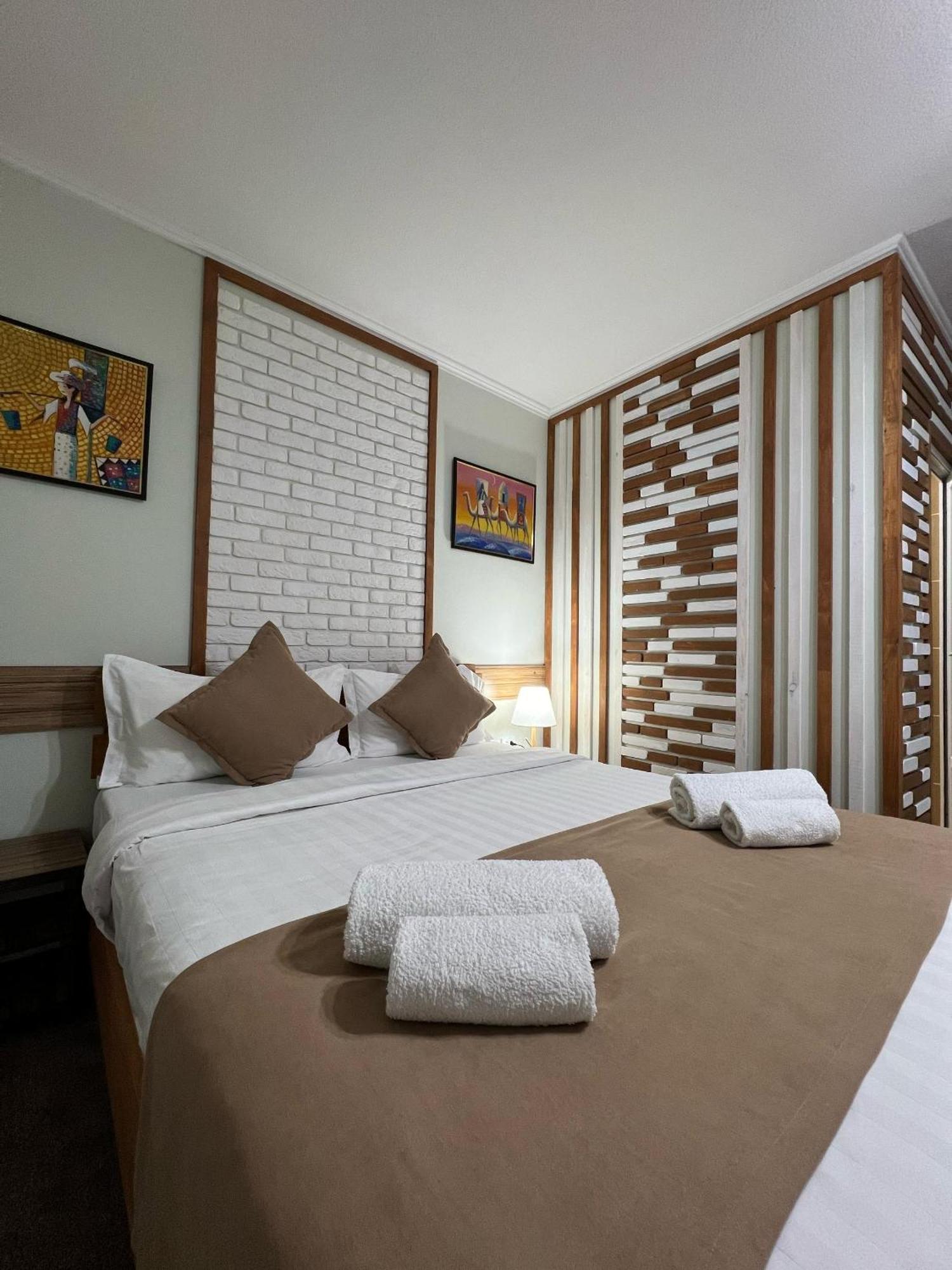 Kausar Hotel บิชเคก ภายนอก รูปภาพ