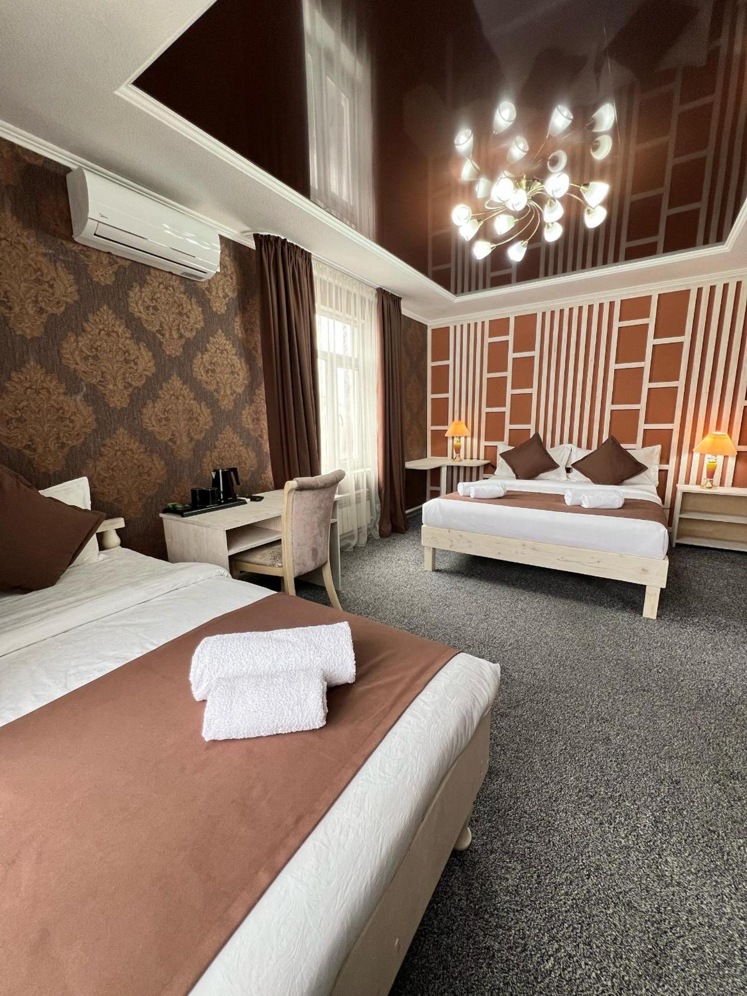 Kausar Hotel บิชเคก ภายนอก รูปภาพ